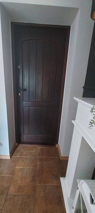 Kpl drzwi wejściowe drewniane oraz brama garażowa
