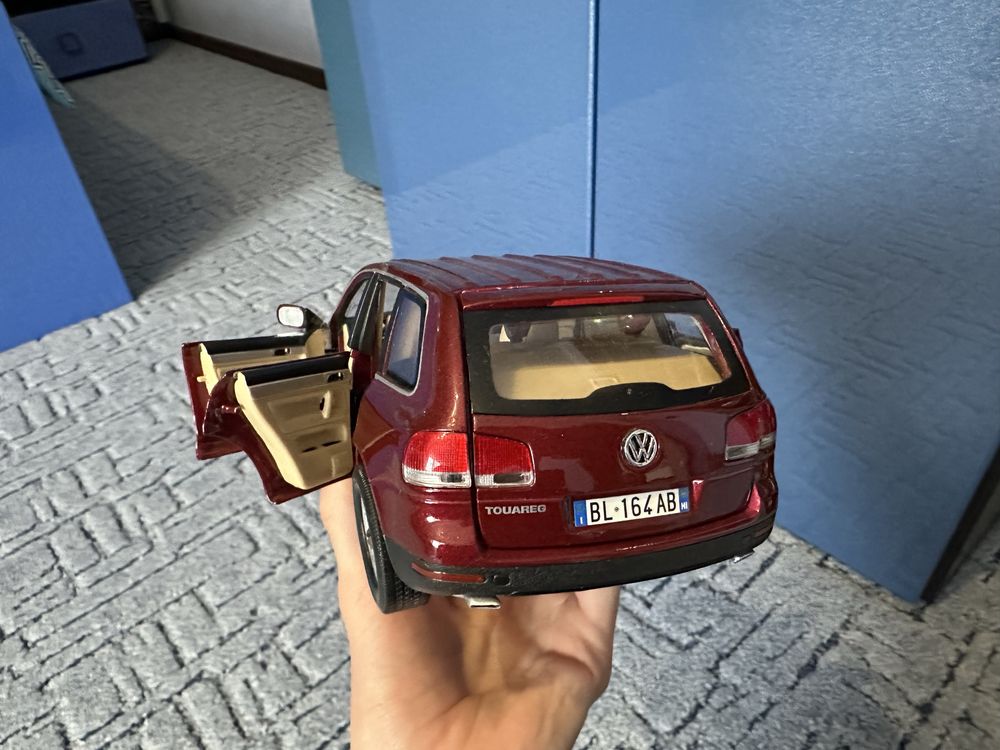 Масштабна моделька Volkswagen 1/18 Burago