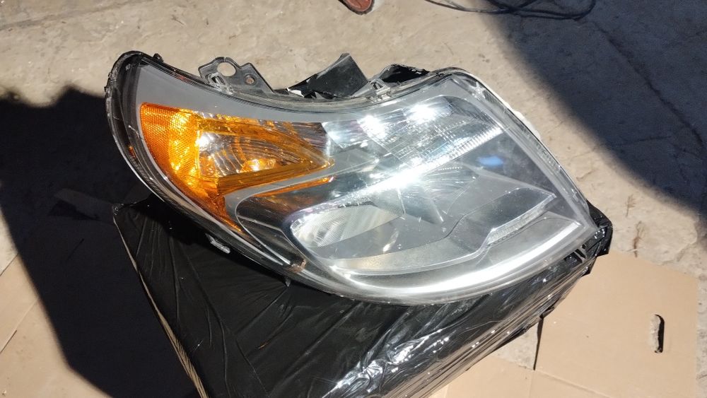 Prawa przednia  Lampa/ Reflektor Promaster RAM 2019r.