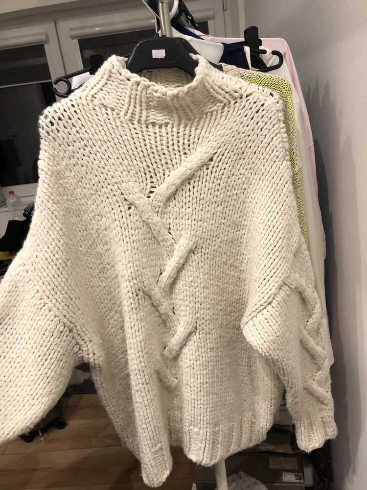 Sweter Zara w warkocze M