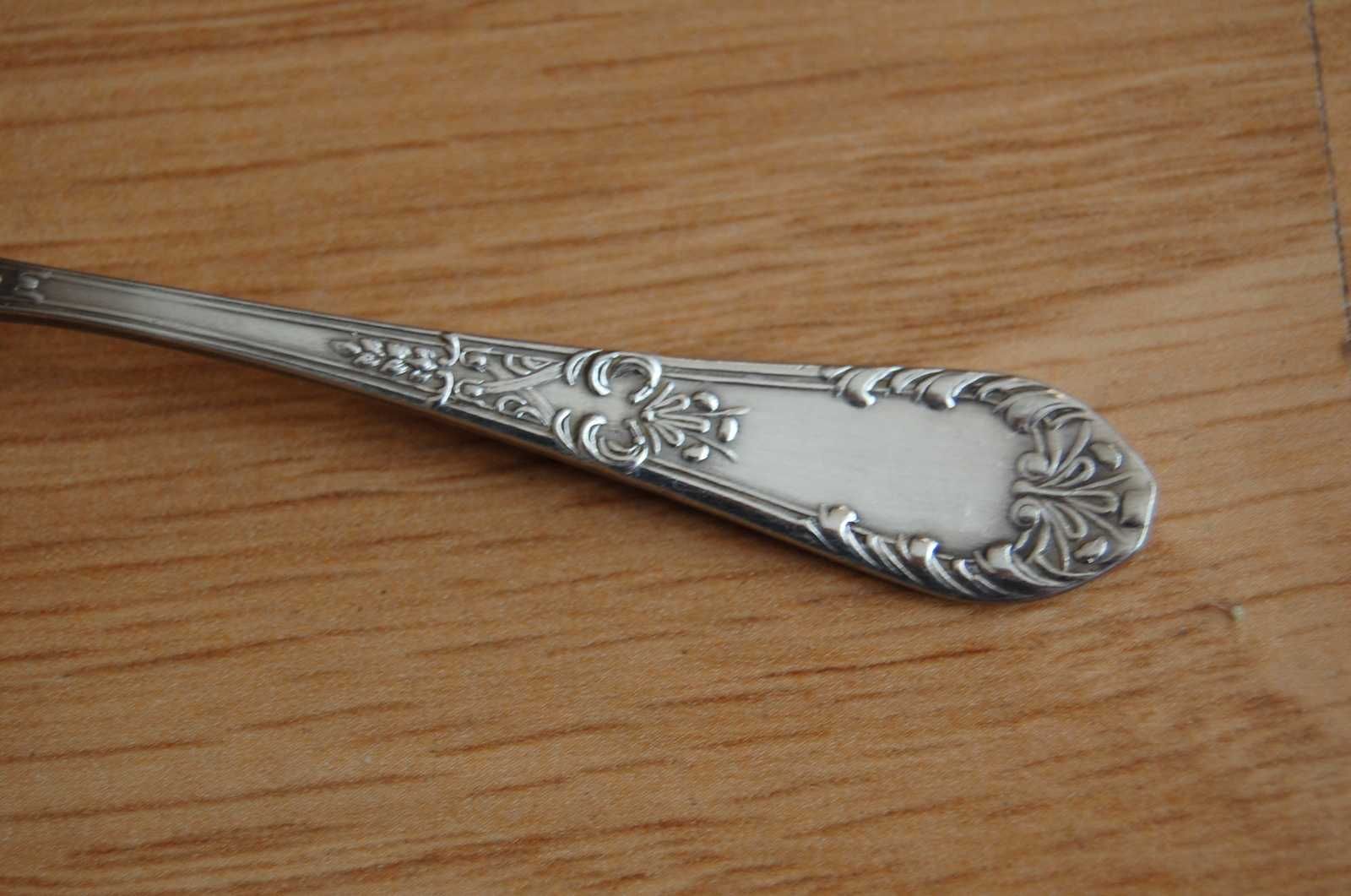 Małe łyżeczki 11 cm, Hefra wzór romański, platerowane.