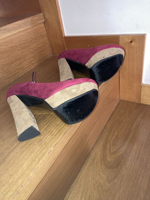 Sapatos compensados