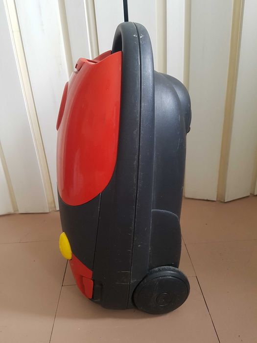 Odkurzacz ELEKTROLUX Z 1115 . MC2 . 1350 W .