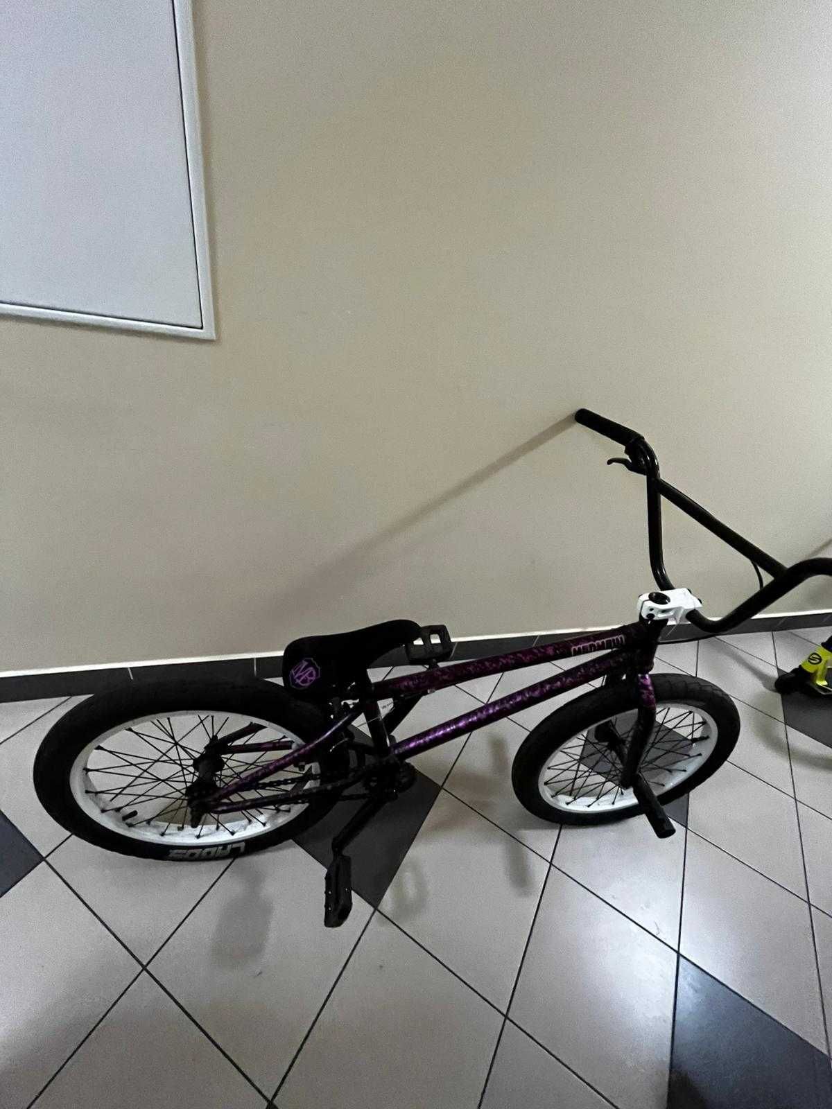 BMX wyczynowy 18' z pegami przednimi