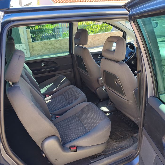SEAT Alhambra 1.9 TDI 115cv – 7 Lugares – Nacional – Familiar