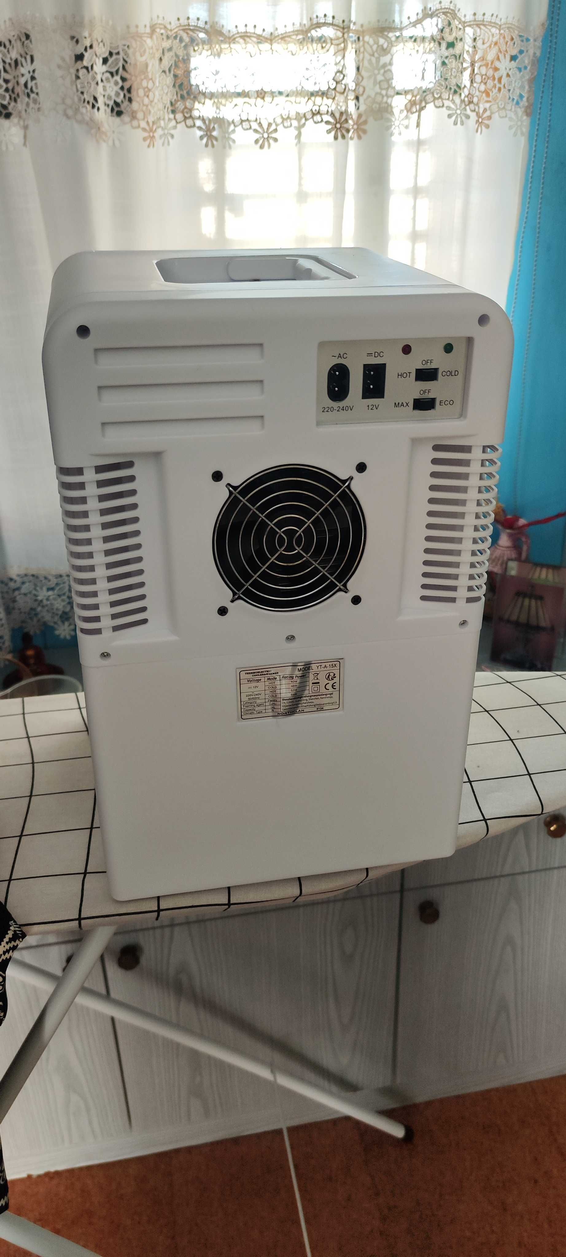 Mini gelador portátil