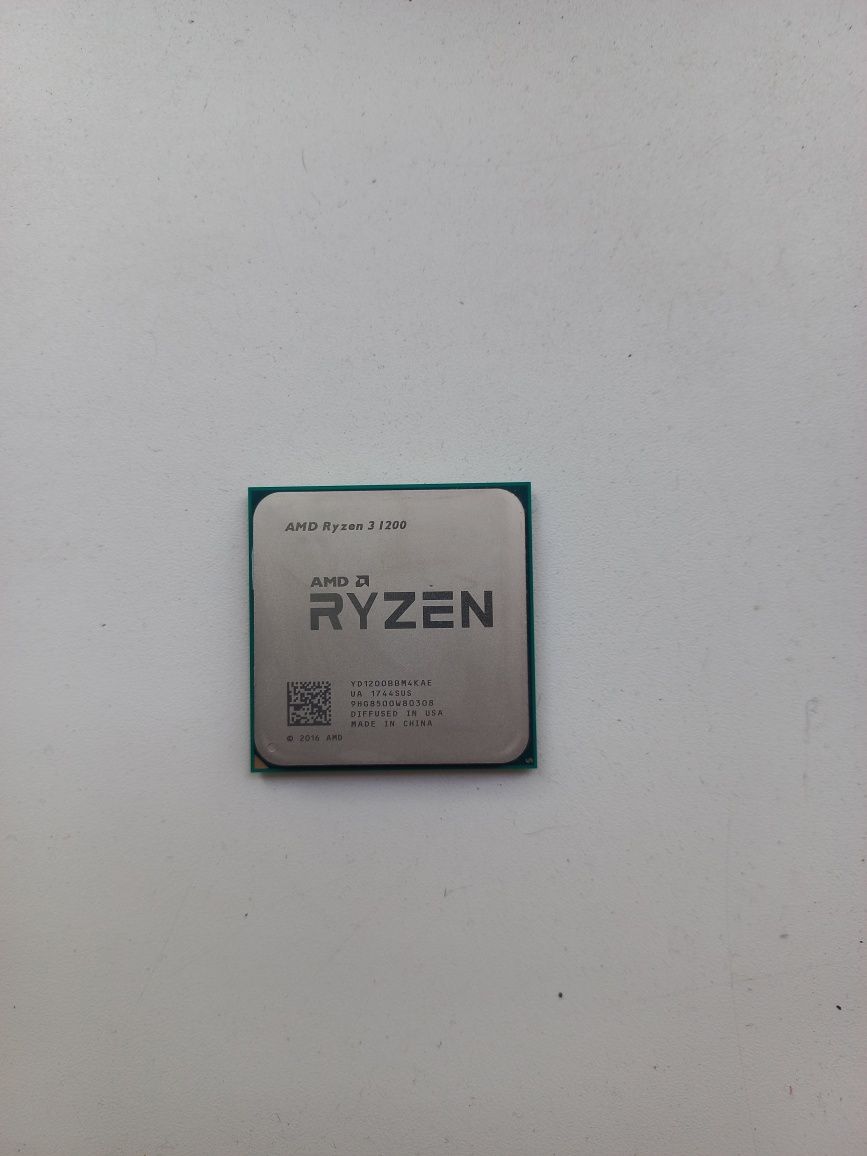 Процесор AMD Ryzen 3 1200