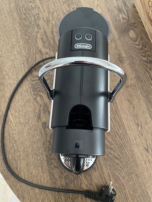 Maquina de cafe Nespresso Delonghi
