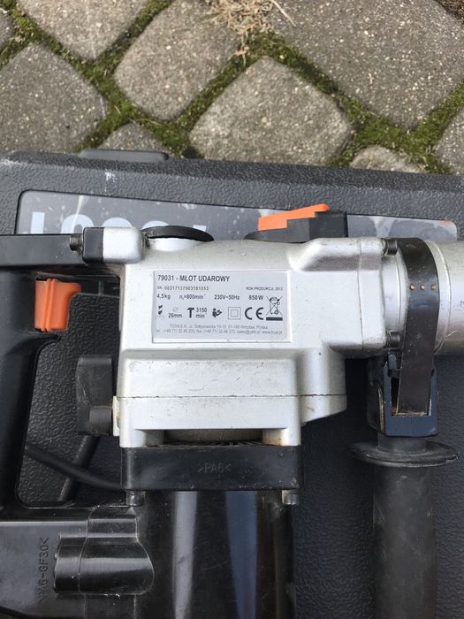 Młot i wiertarka w jednym 230v