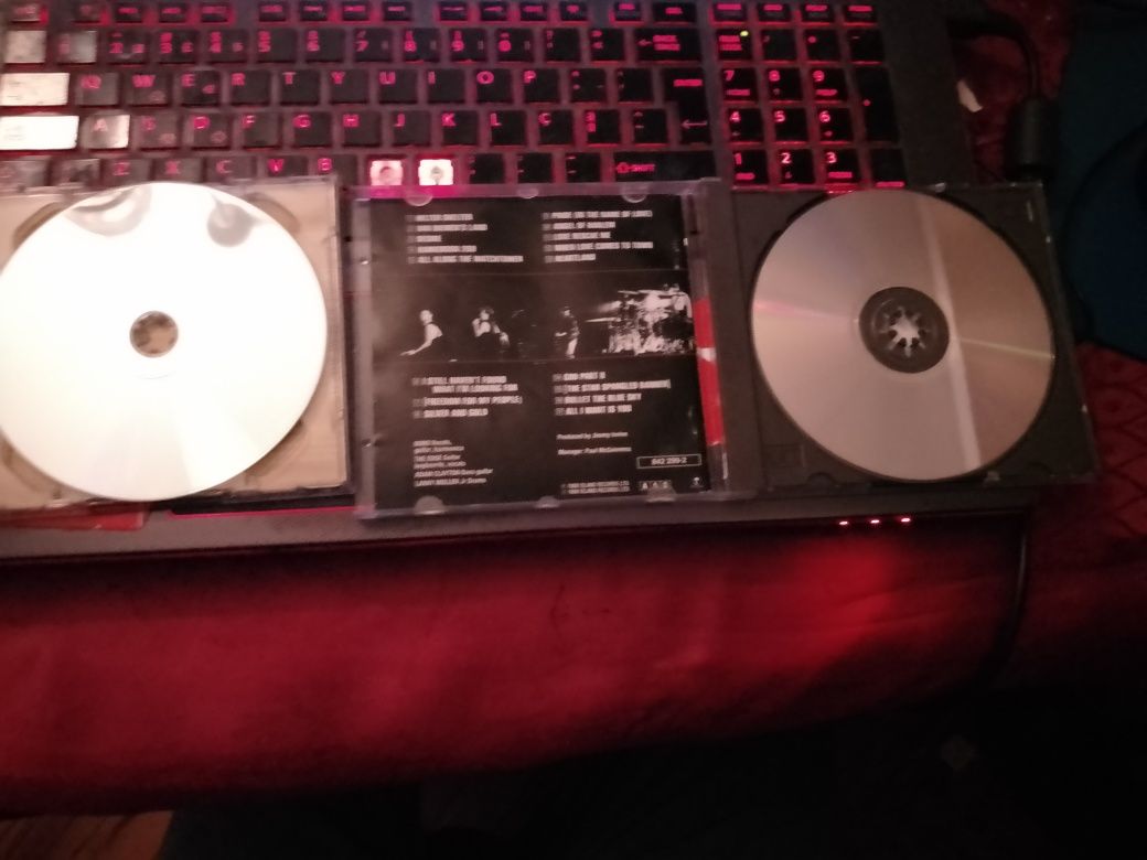 U2 CDs: - Best Off-80-90-7E-Ratlle and Hum-10Eou2-15E-JonhQ-3E Desde3E