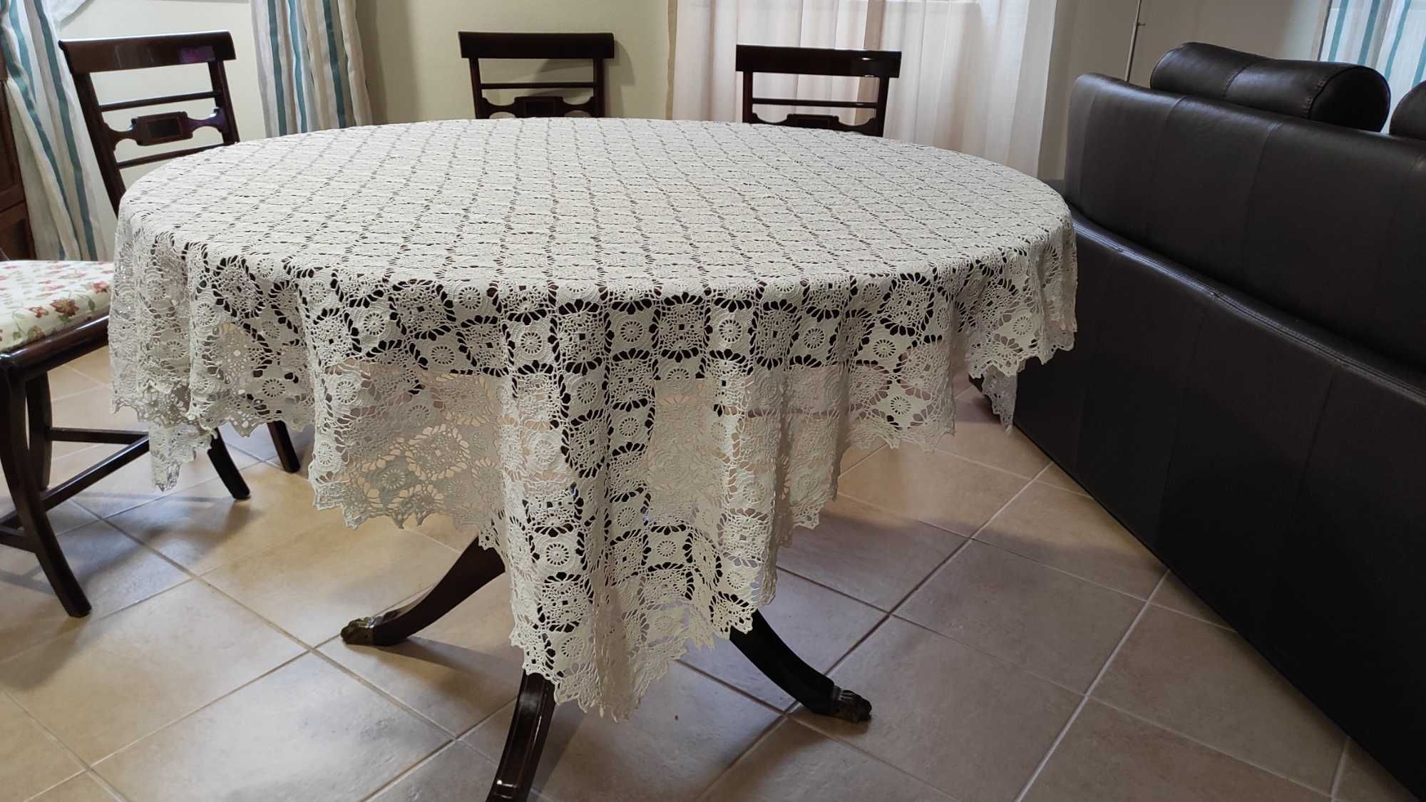 toalha de mesa quadrada em crochet feito à mão