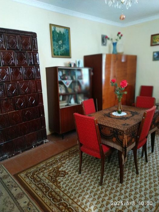 Продається будинок в с. Хотимир Тлумацького р-ну
із земельною ділянкою