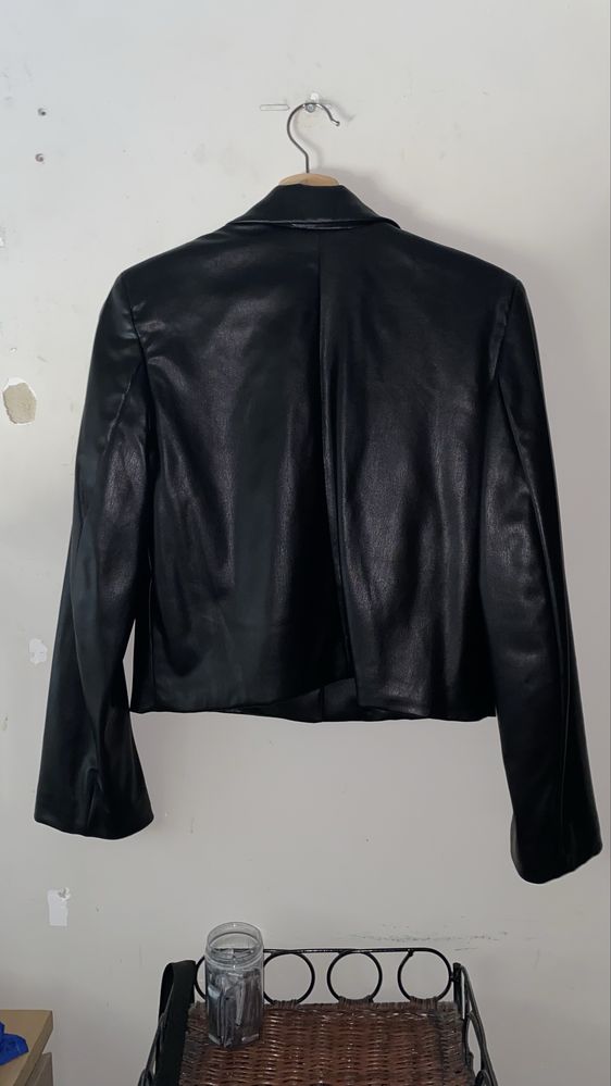 Blazer Clássico H&M Crop Pele Artificial