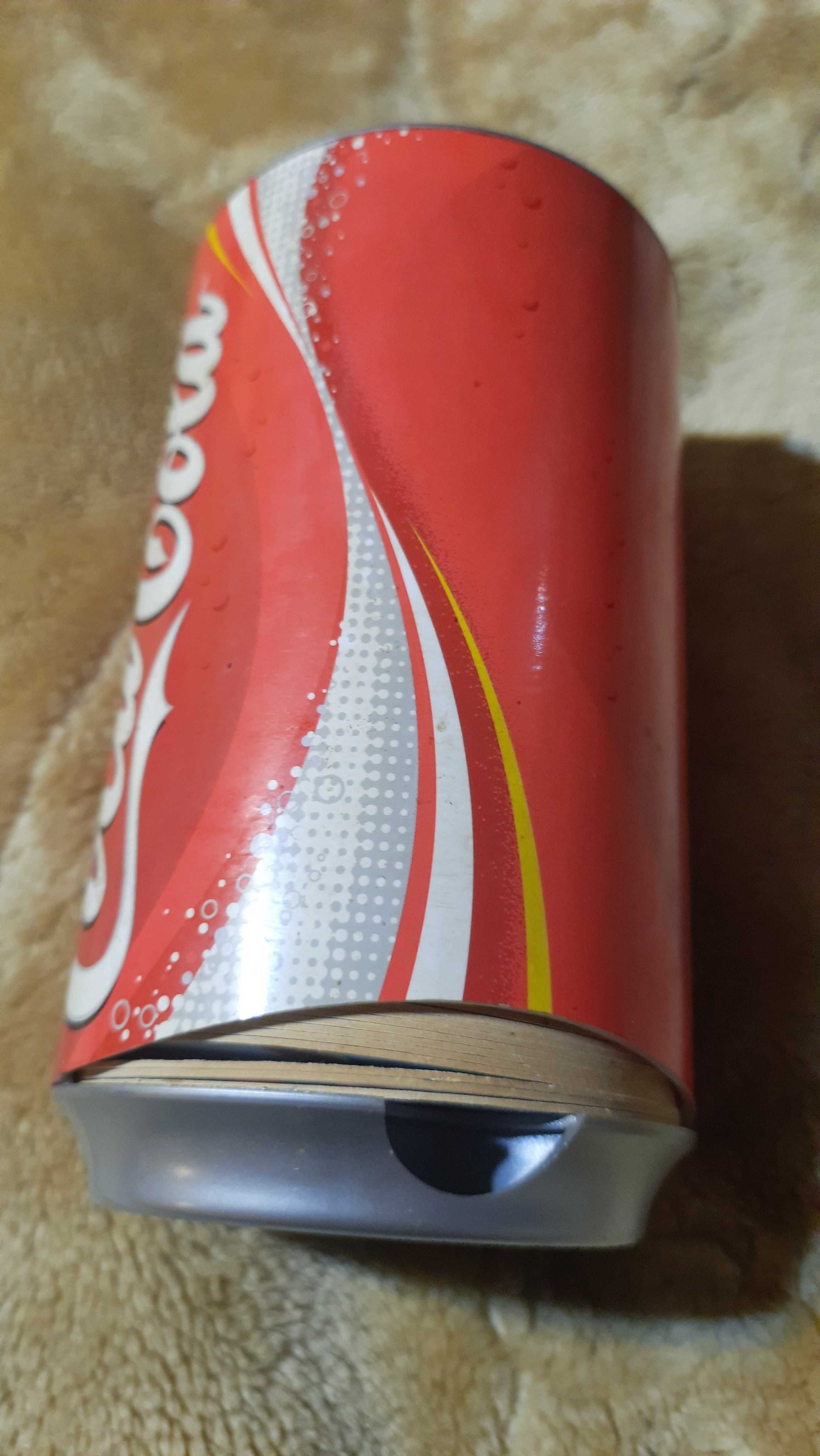 Kolekcjonerska puszka Coca Cola z podkładkami pod szklankę