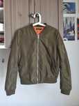 Kurtka bomberka khaki Stradivarius