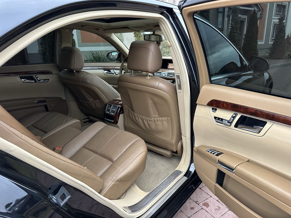 Mercedes S-class W221