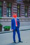 Свадебный костюм и платье