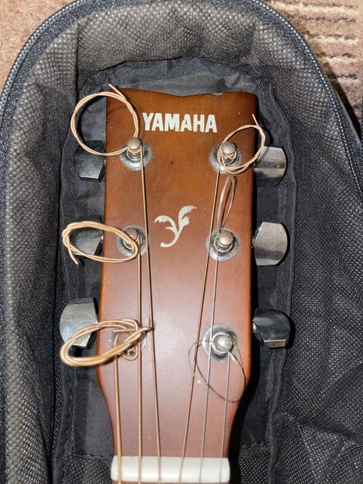Guitar Yamaha f-310