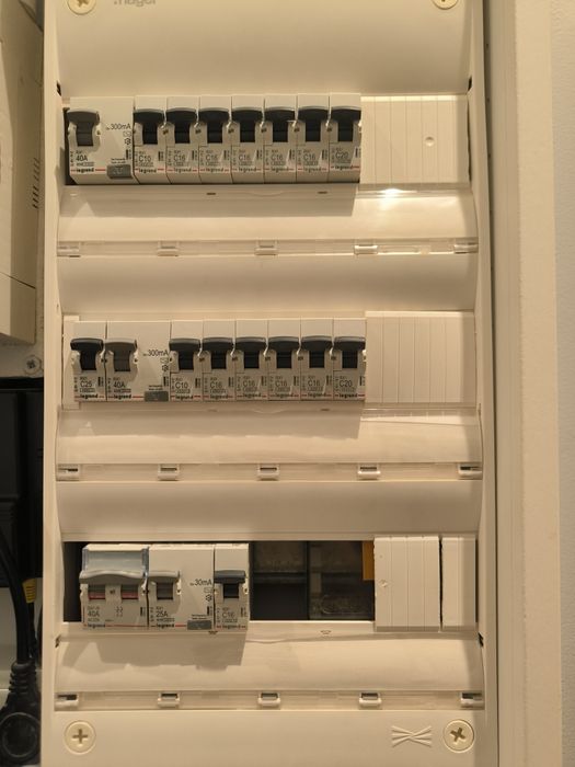 Electricista / remodelação de instalações