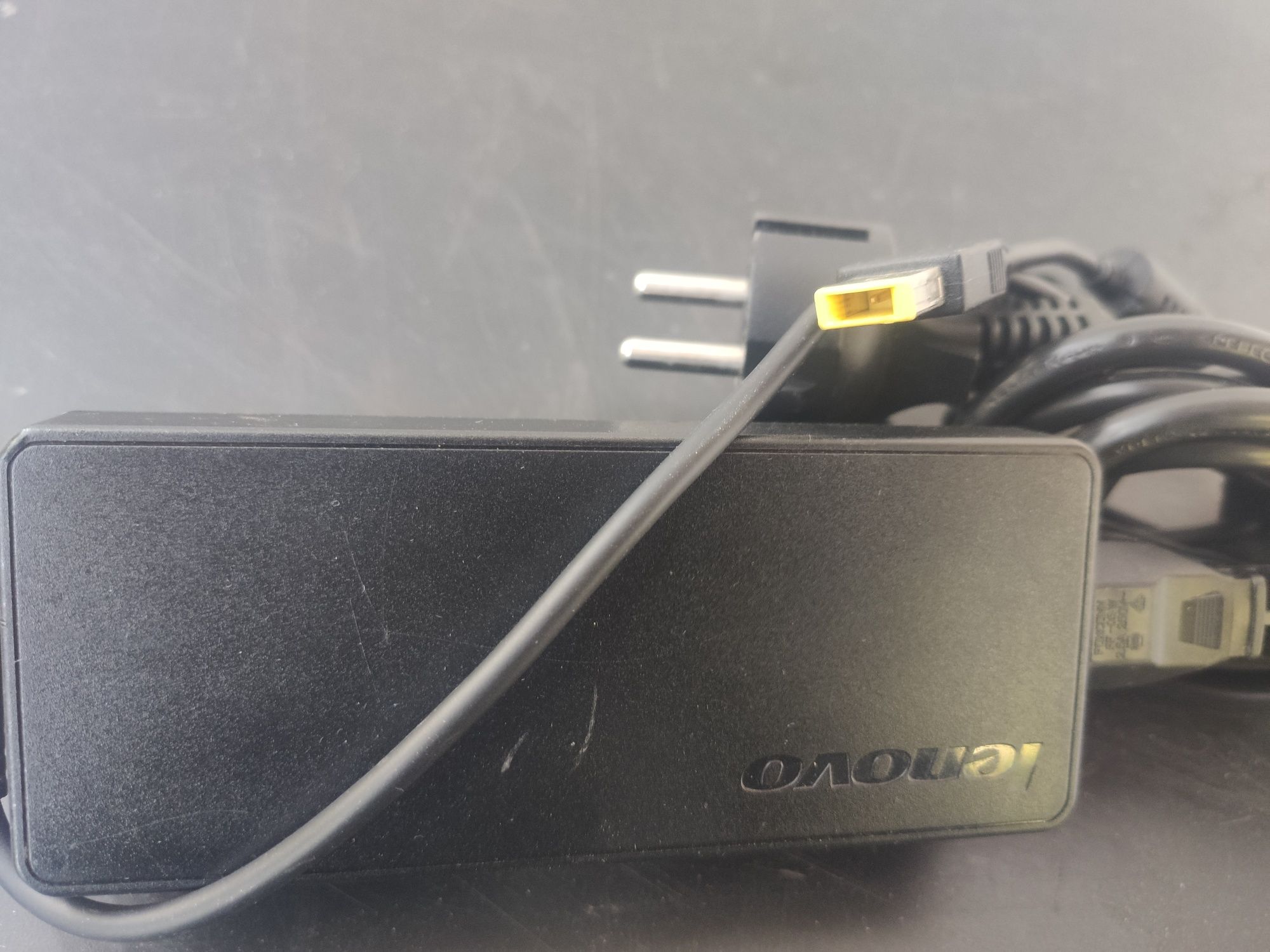 Stacja dokujaca lenovo 40a2 z zasilaczem 90w ultradock 2xDP 1xHDMI