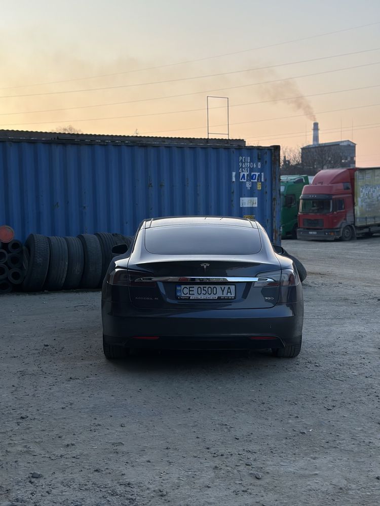 Продаю Tesla Model S 2015 Чернівці Повний Привід 70D