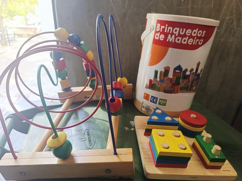 Brinquedos em madeira
