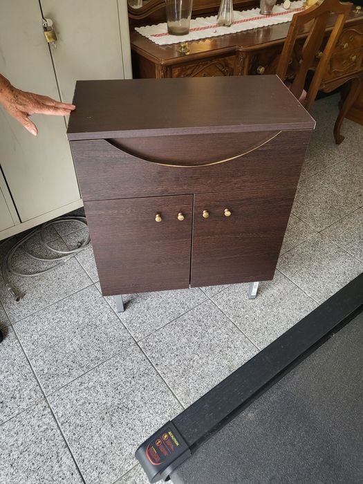 Mobel pequeno de arrumação