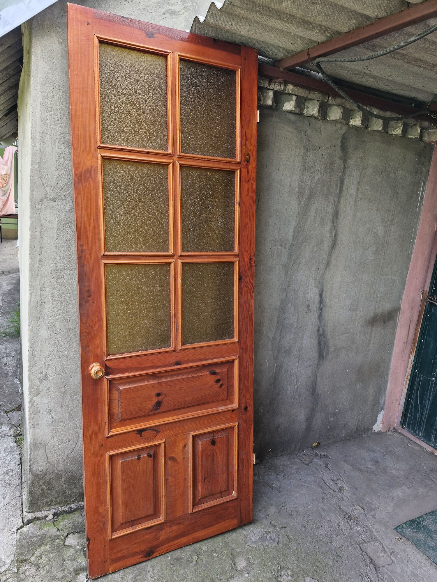 Продам дверь *Дерево натуральное*