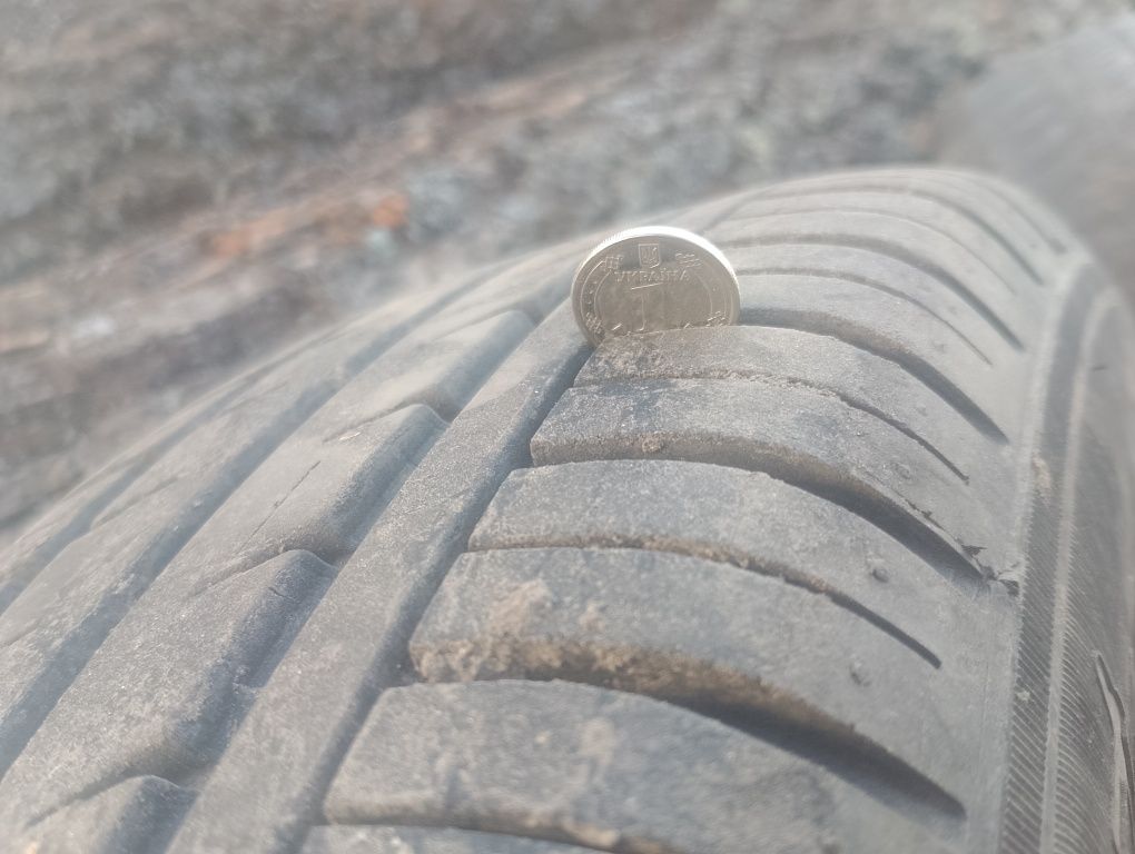 В наявності два колеса R14