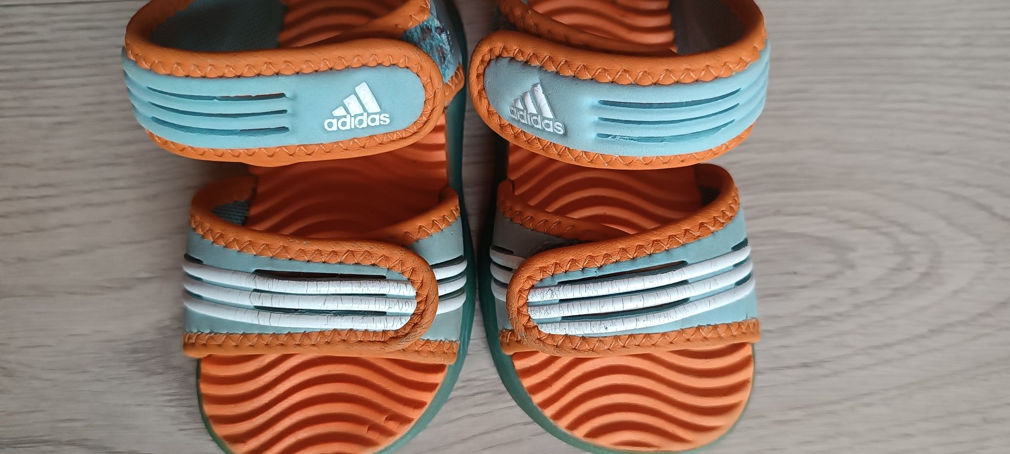 Sprzedam sandały Adidas