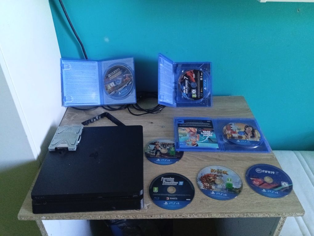 PS4 +2 pady +płyty