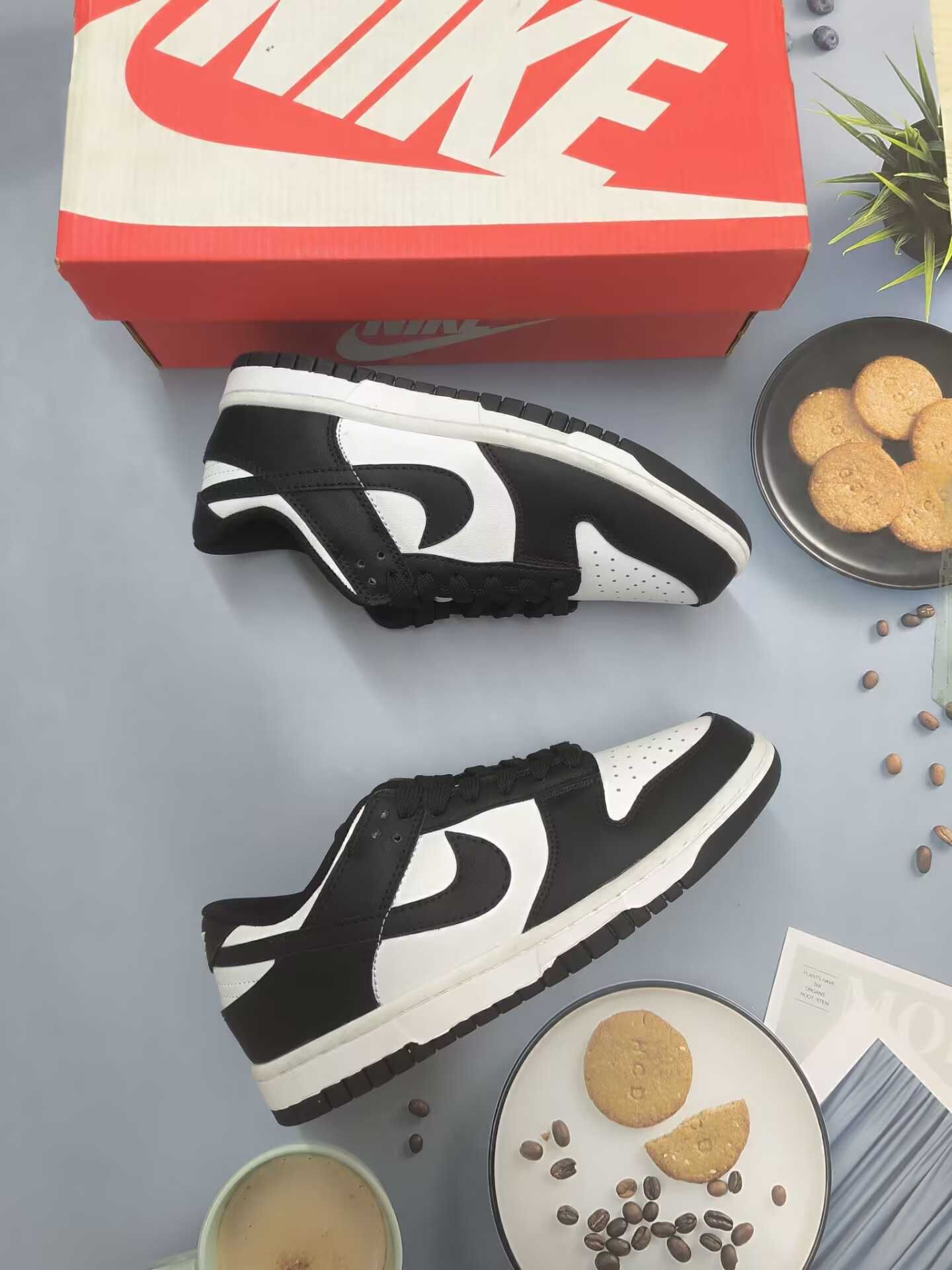 Damskie biało-czarne trampki Nike, rozmiar 38