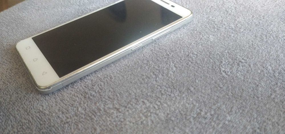 lenovo a6020a40 Vibe K5 smartfon