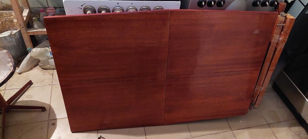 Стіл, стол хороший полированный