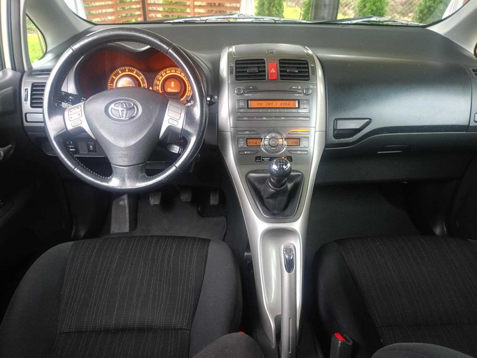 Toyota Auris 1,6 VVt-i, Sprowadzona i zarej, 177 Tyś,km