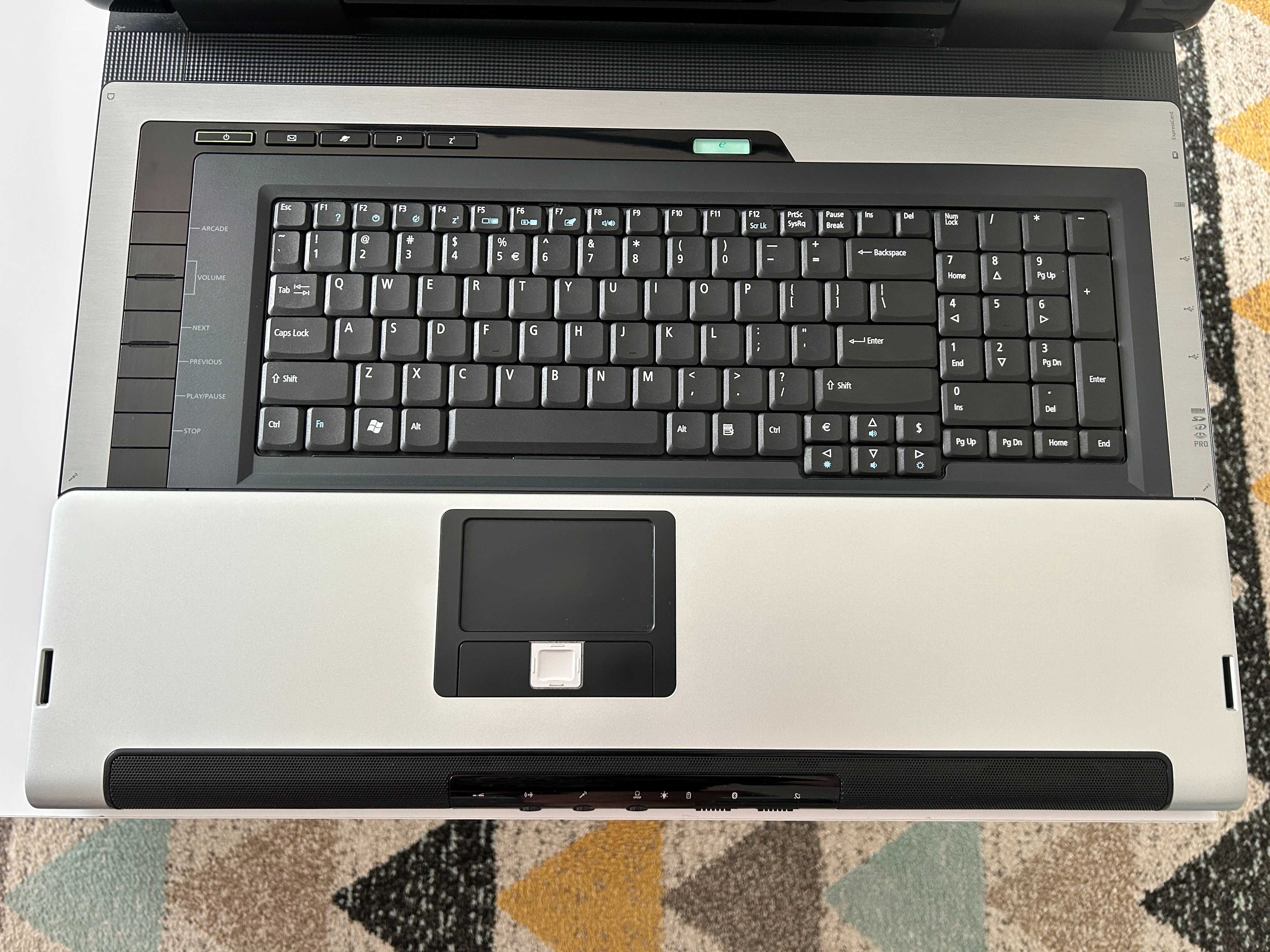 Acer Aspire 9920 / 21 cali / stan ideał / dla kolekcjonera