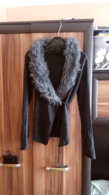 Sweter L wysylka futro
