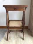 Mesa de telefone antiga