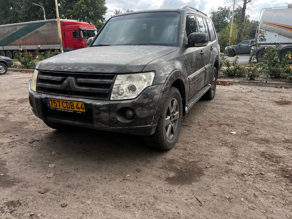 Mitsubishi Pajero Wagon 4