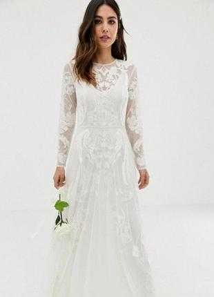 Платье свадебное с вышивкой asos  46 размер