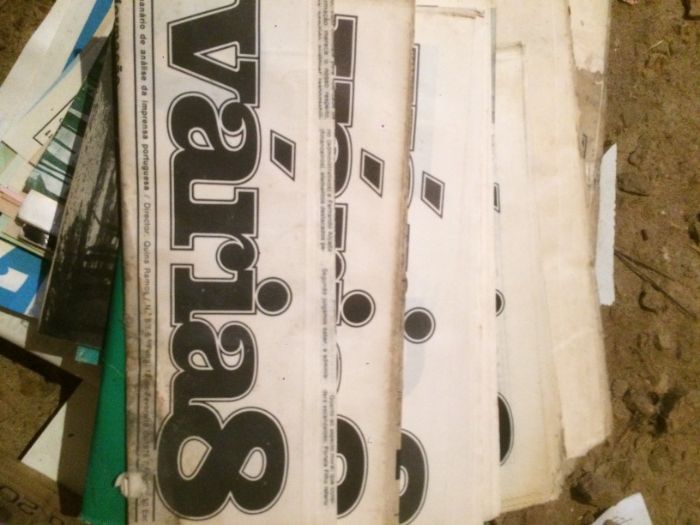 jornal ''vária8'' com o Ramalho Eanes na capa (maio 76)