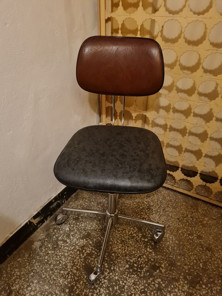Krzesło biurowe,obrotowe z regulacją wysokości ,lata 70,Mid-century