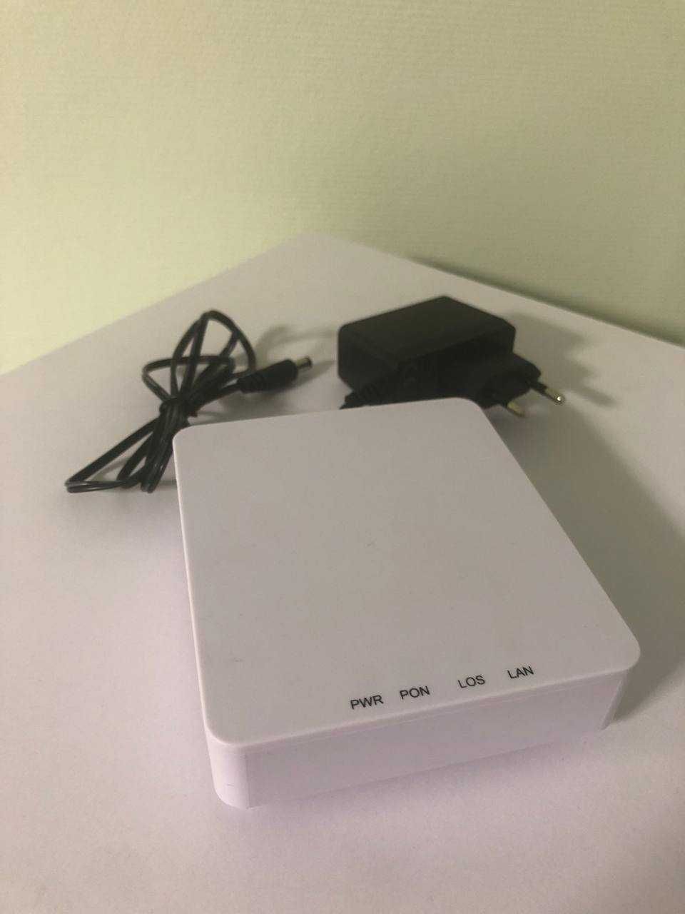 Абонентський термінал для оптоволокна XPON ONU XP8100
