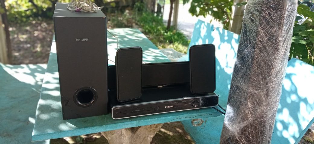 Sistema som Philips home theater com leitor
