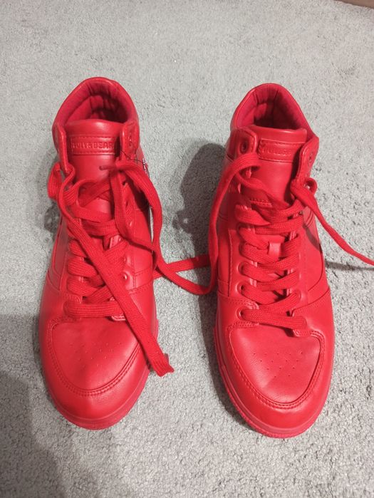 Czerwone buty Bershka w rozmiarze 41