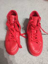 Czerwone buty Bershka w rozmiarze 41