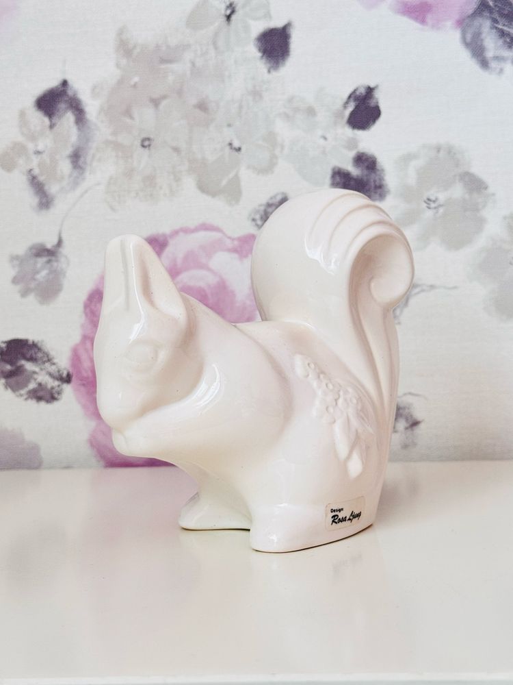Ceramiczna figurka ozdobna wiewiórki,Rosa Ljung biała wiewiórka
