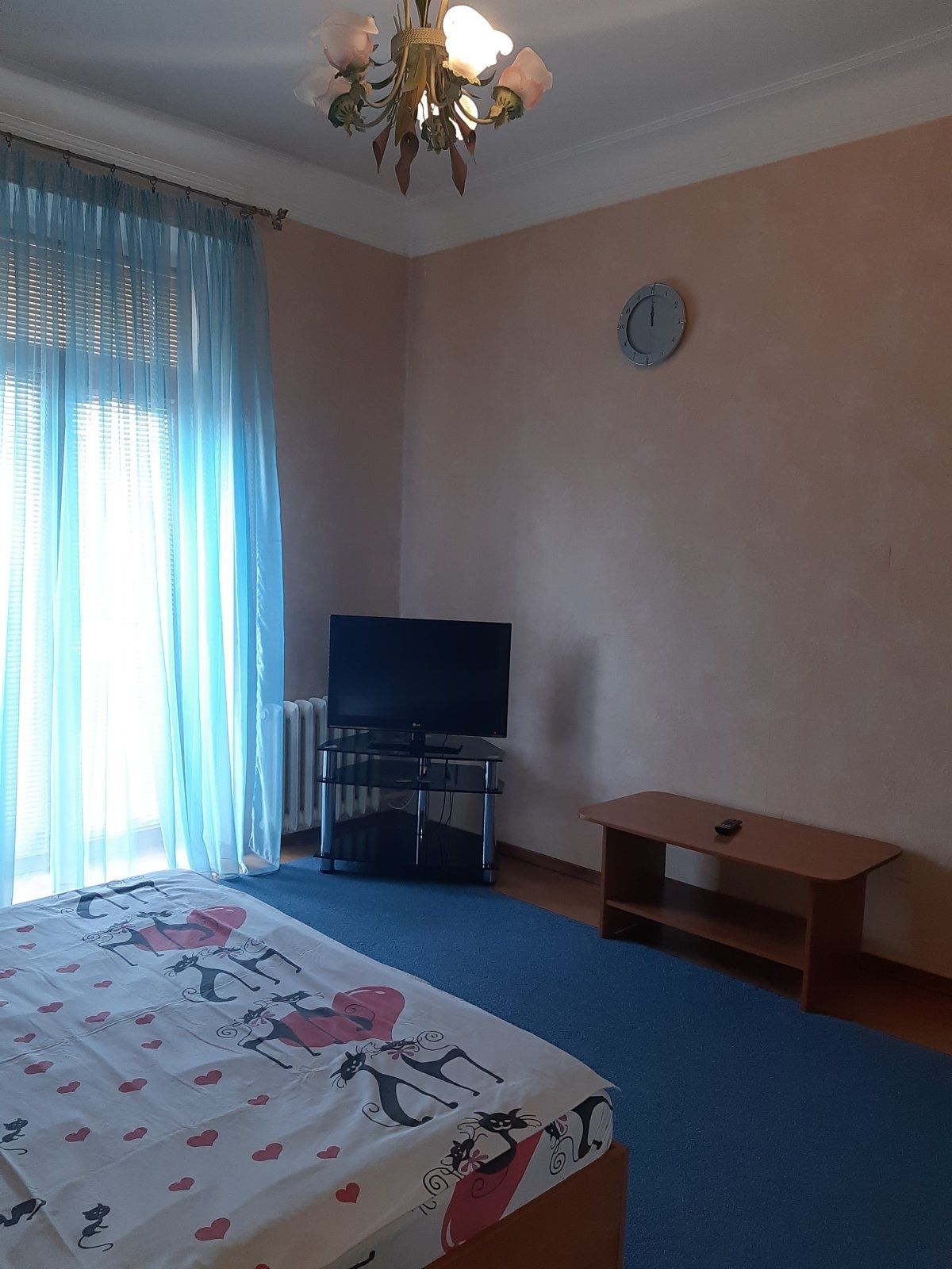 1- кімнатна квартира. Центр міста. Smart TV Box.