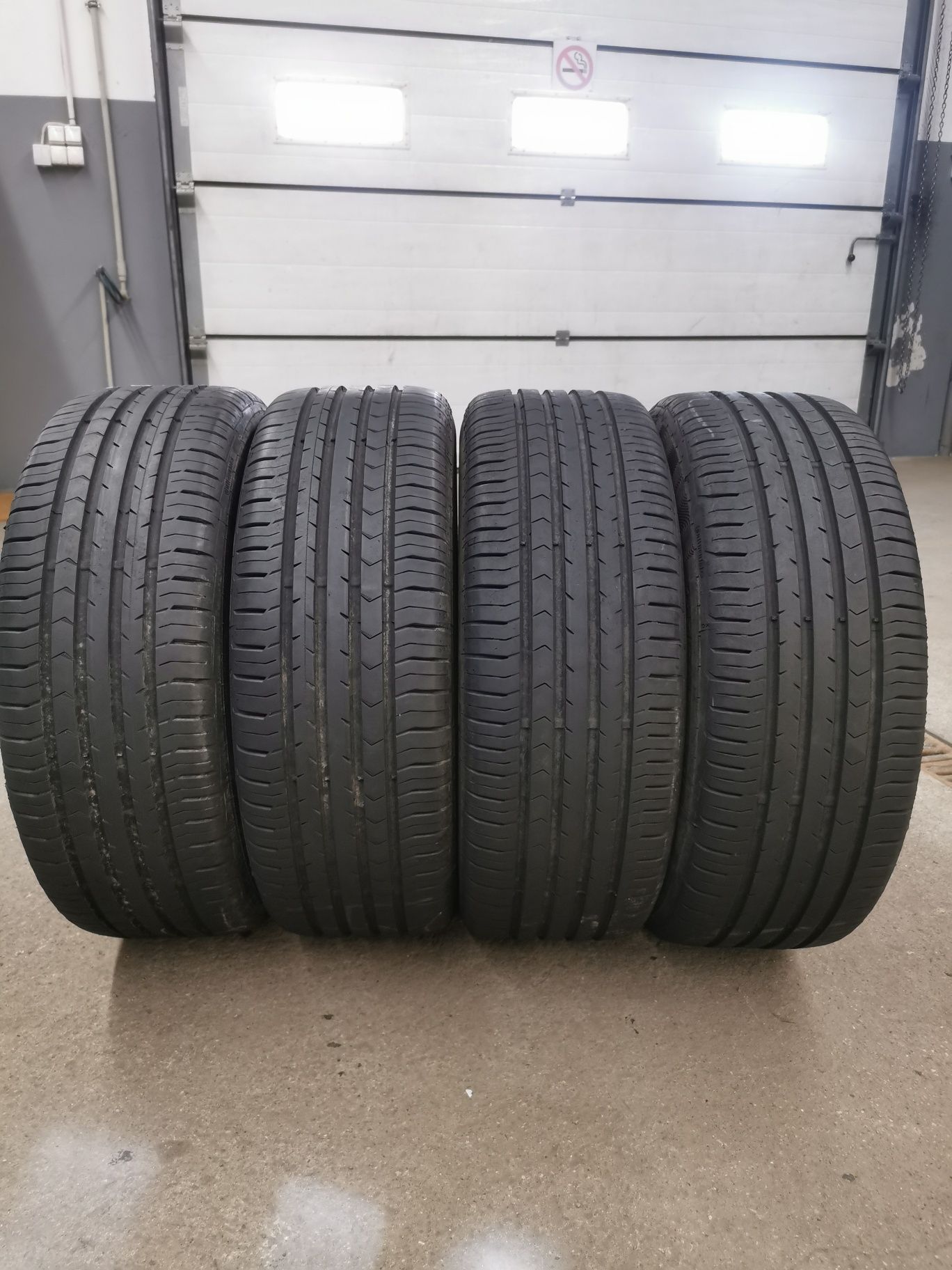 Komplet opon 215/60R16 Continental ContiPremiumContact 5