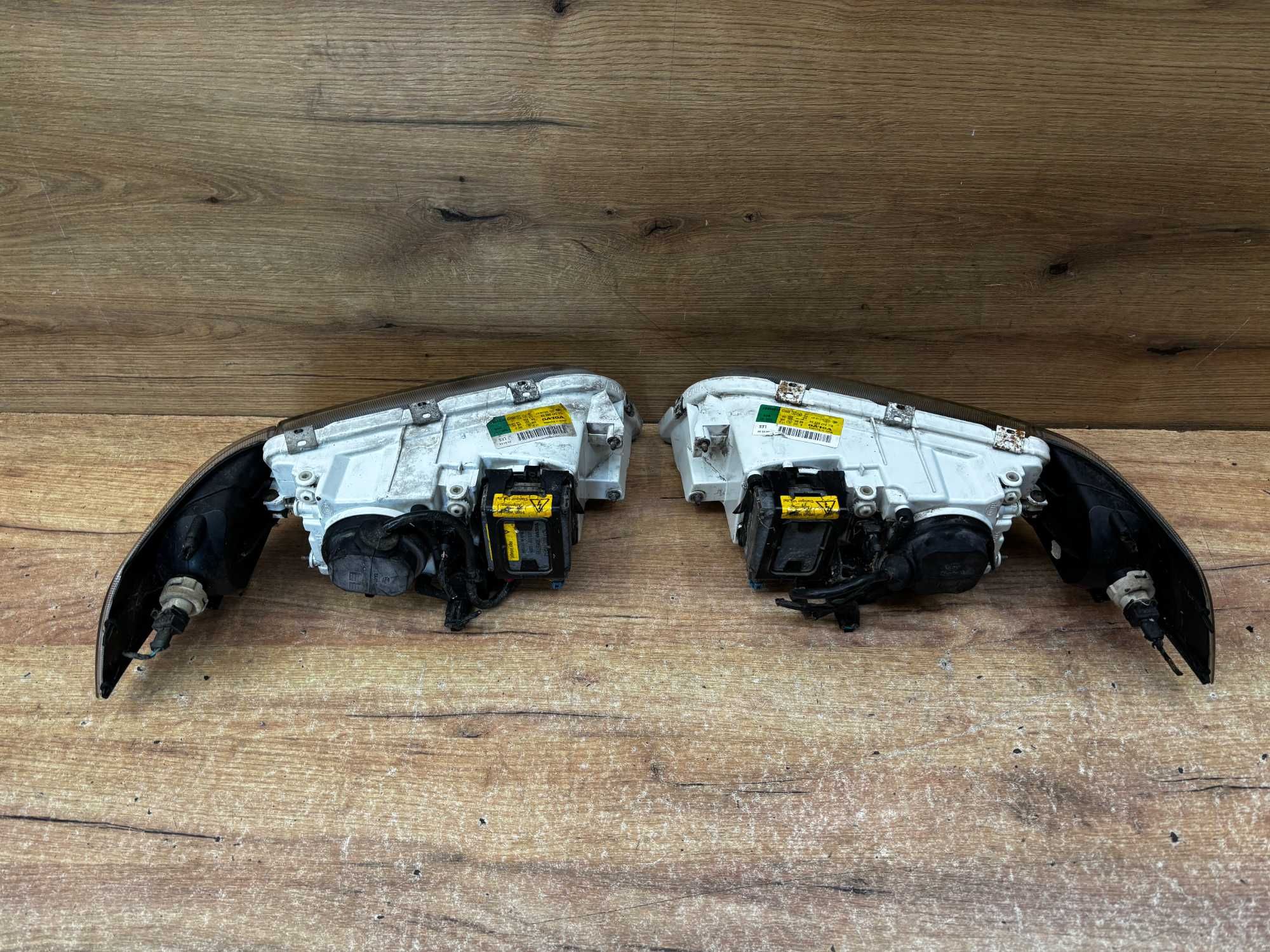 Lampa przednia lewa prawa Volvo V40 / S40 lift Xenon